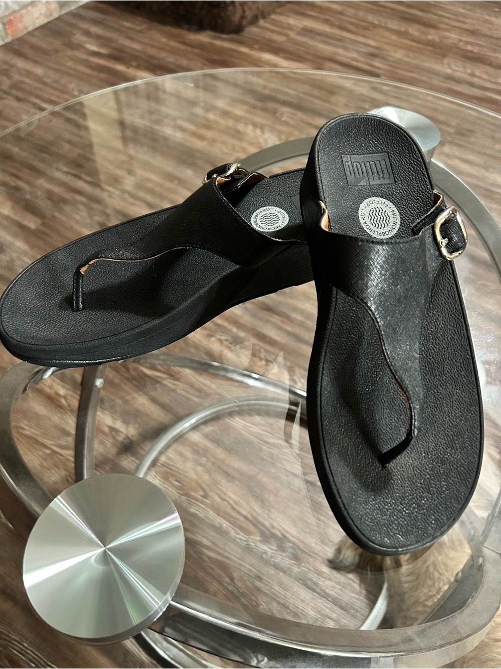 Fitflop Black Thong Sandals with Gold Buckle Accent size 7